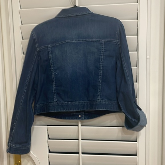 Chico’s Platinum Size 2, which is the same as 12/14 Blue Denim Cropped Jacket. - Picture 5 of 10